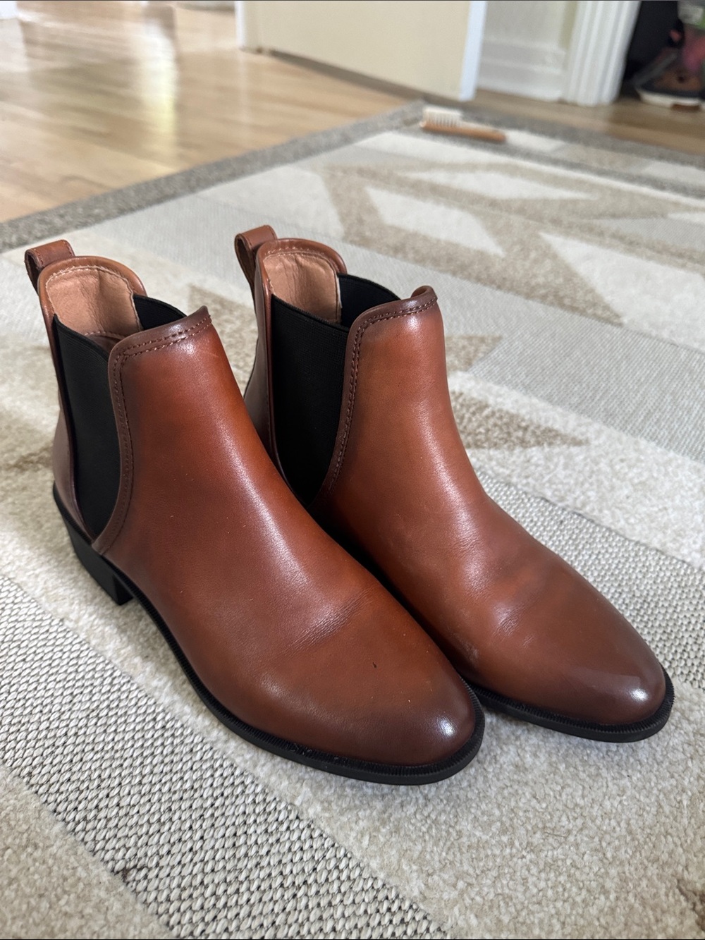 Steve Madden Tan Leather Chukka Boots